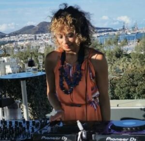 Retrato de la dj Mostany