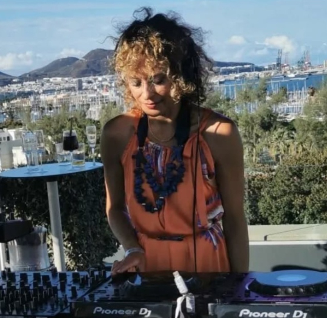 Retrato de la dj Mostany